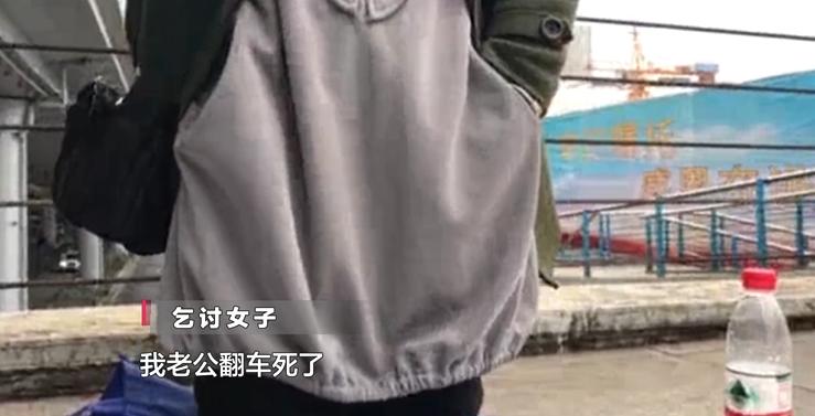DƬ